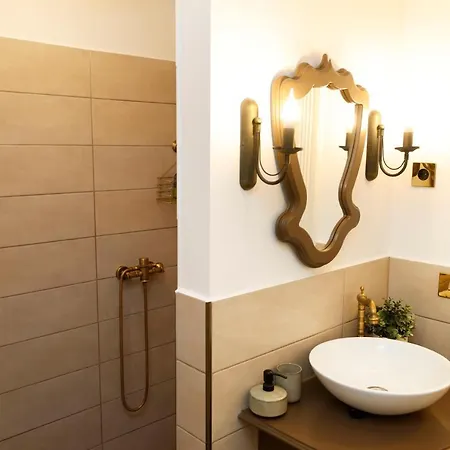 לינה וארוחת בוקר Villabaroque_eger 3*