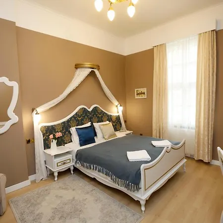 לינה וארוחת בוקר Villabaroque_eger