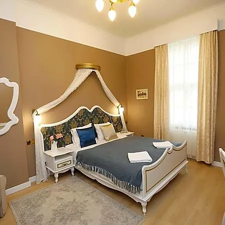 Villabaroque_eger 3*