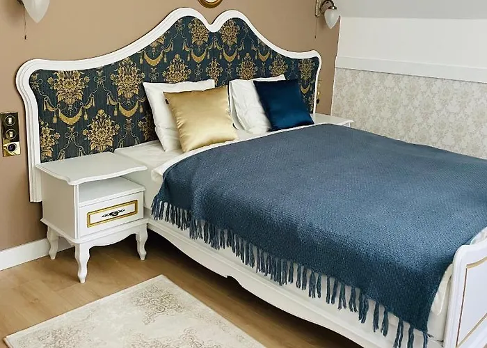 Villabaroque_eger فندق مبيت وإفطار