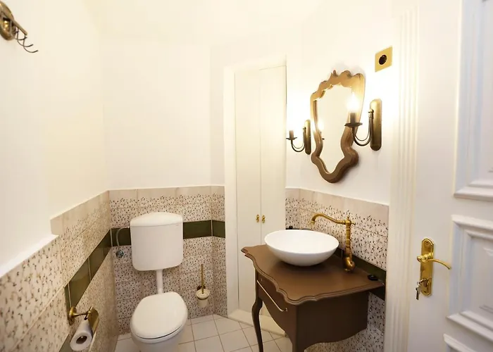 Villabaroque_eger فندق مبيت وإفطار 3*